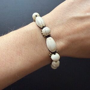 White Howlite Stone Beaded Adjustable Macrame Bracelet